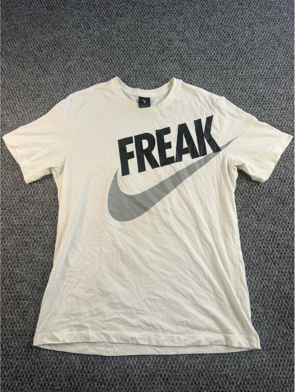 Nike Freak Graphic T Shirt Men’s Large White Short Sleeve Athletic Tee Swoosh